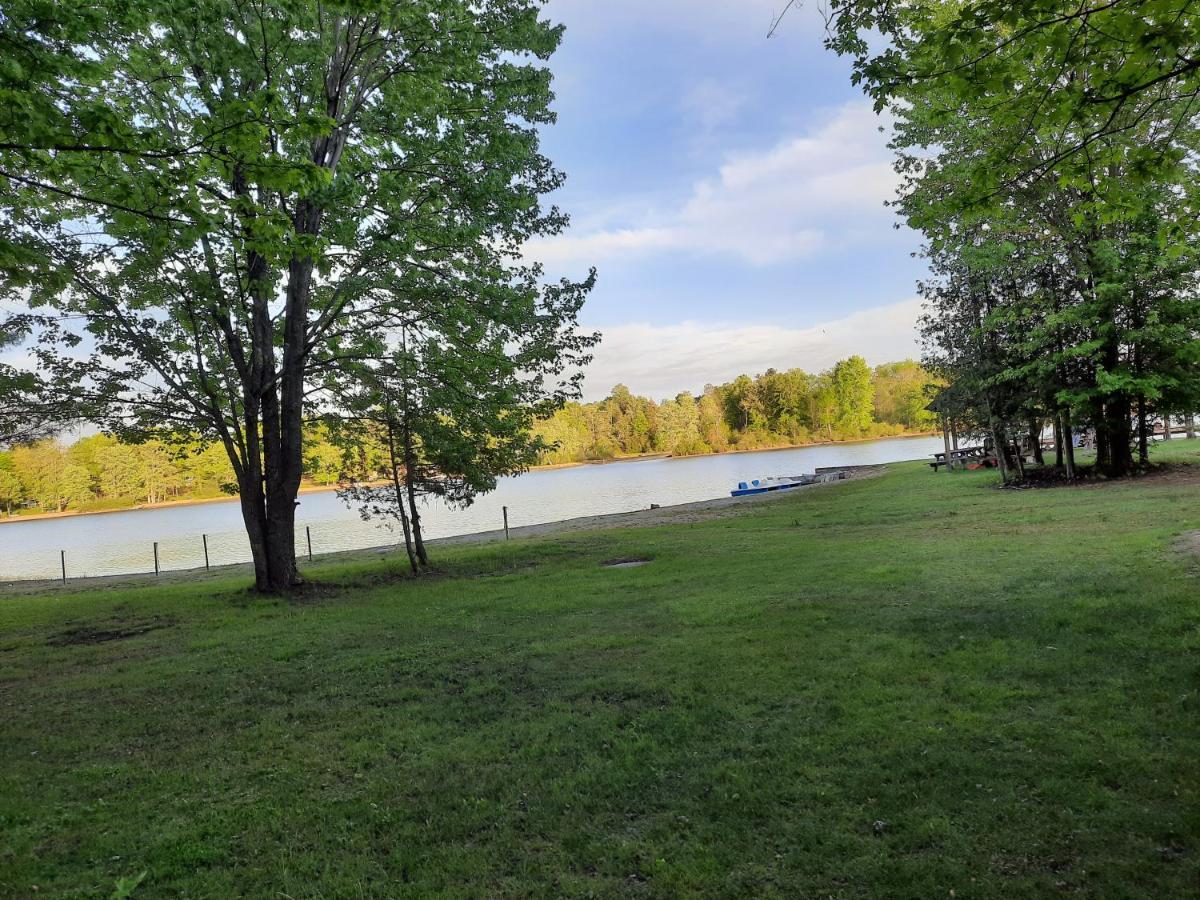 Lakefront Hideaway Resort Kawartha Lakes Dış mekan fotoğraf
